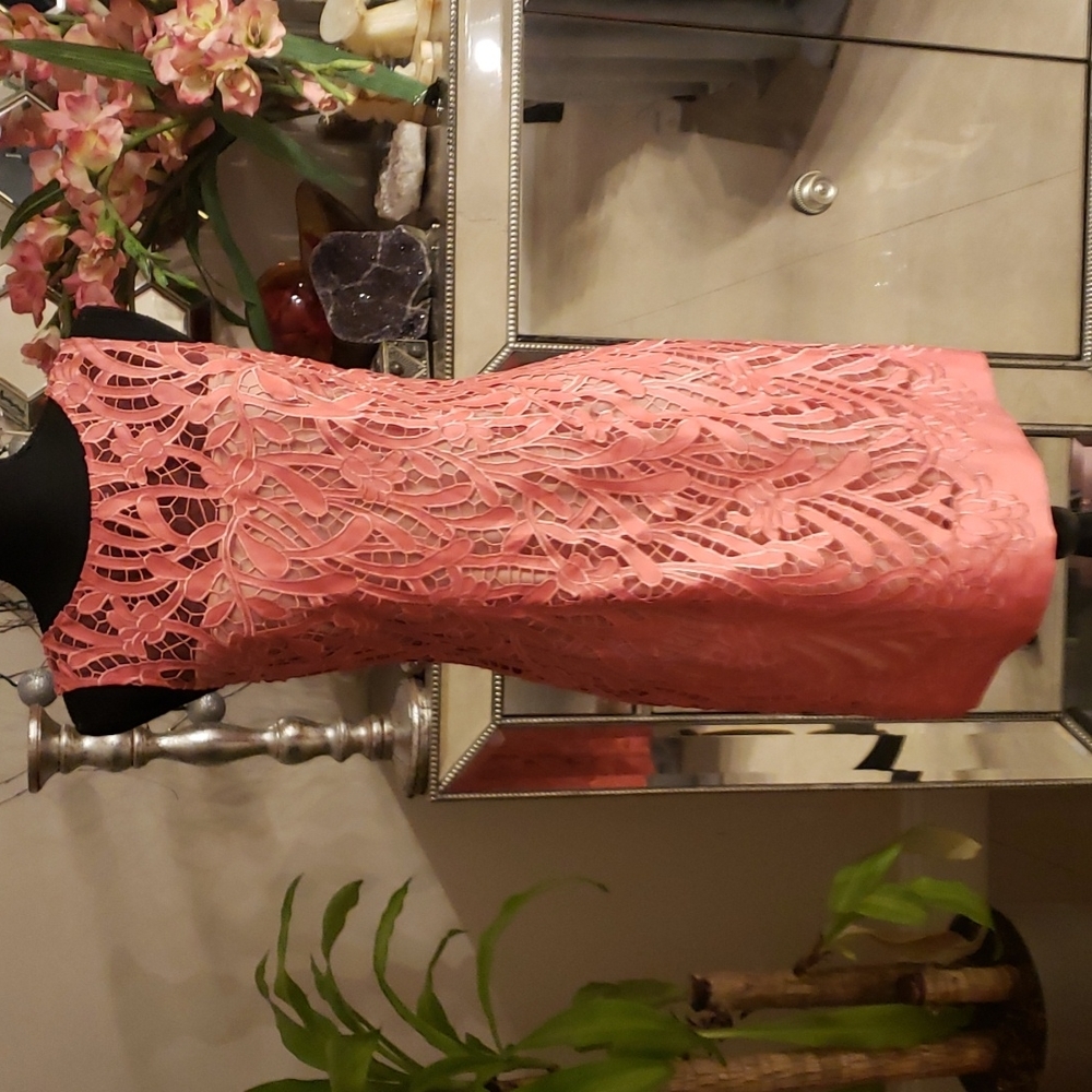 AIDAN Mattox adorable dress size 6 NWOT